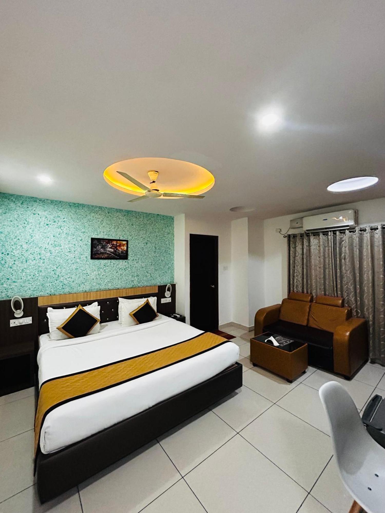 The Porch Inn Hotel/Service Apartments Bengalúr Exteriér fotografie